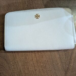 Tory Burch Wallet with Gold Logo